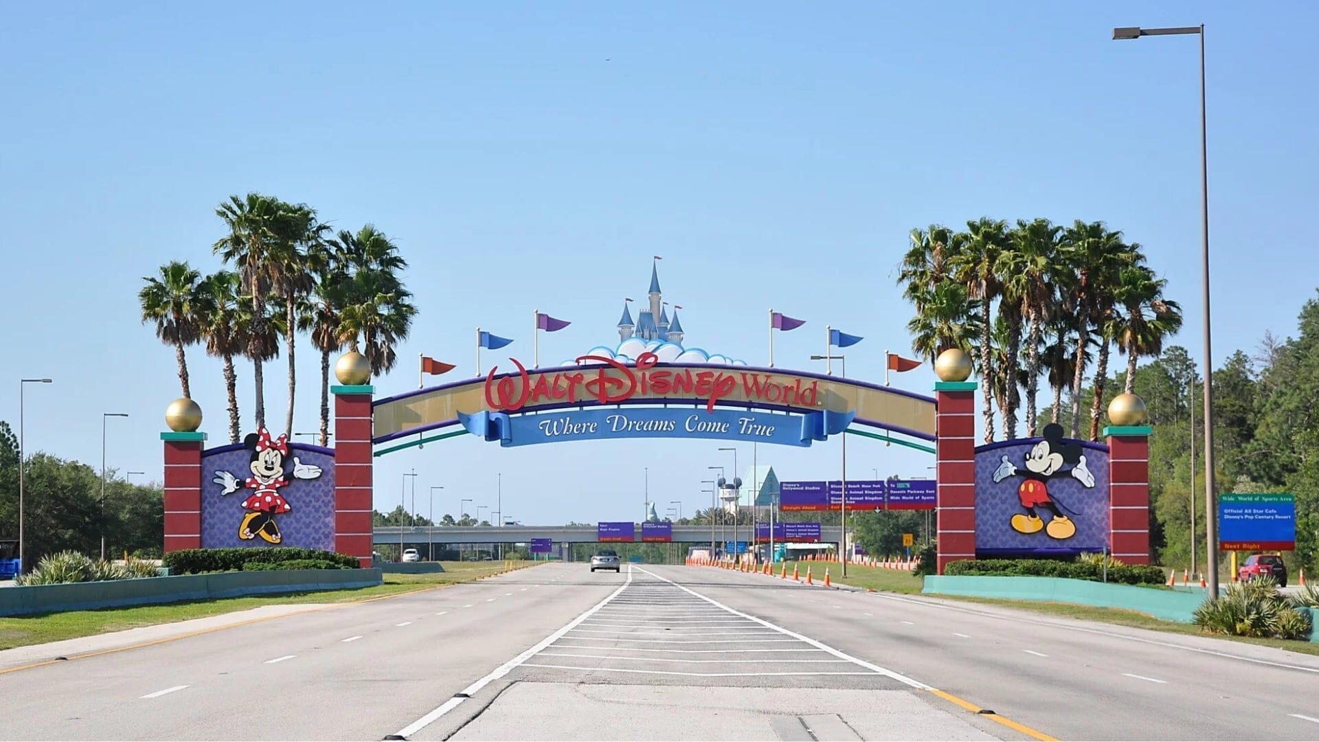 Best Strollers for Disney and Theme Parks