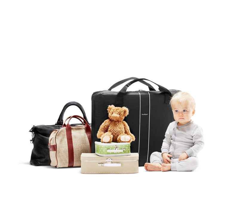 BabyBjörn Travel Crib Light & Fitted Sheet Bundle