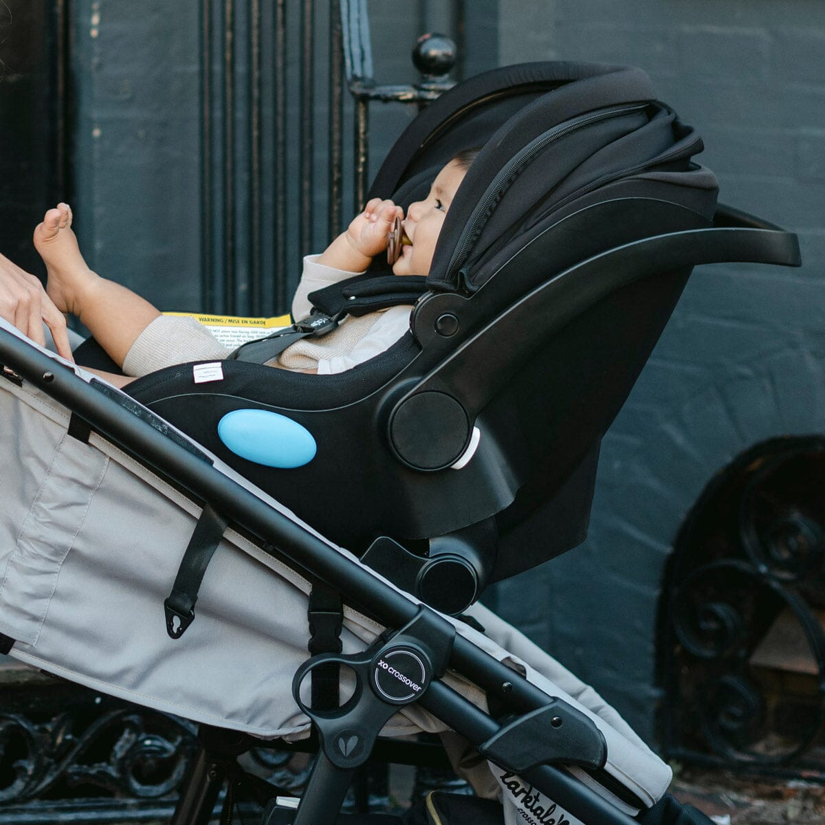 Larktale Car Seat Adapter - Crossover - Maxi Cosi / Nuna / Clek- Strolleria