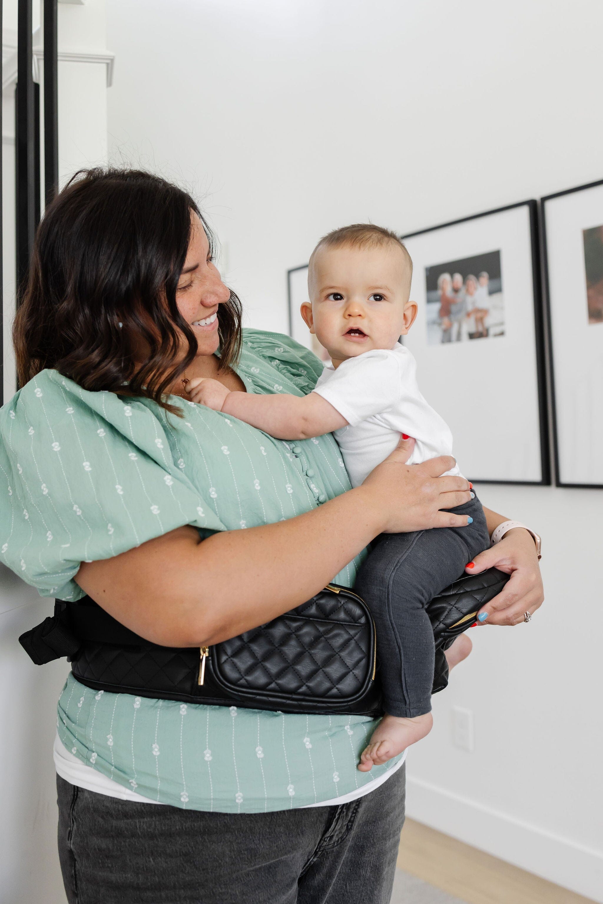 Tushbaby Hipseat Carrier- Strolleria