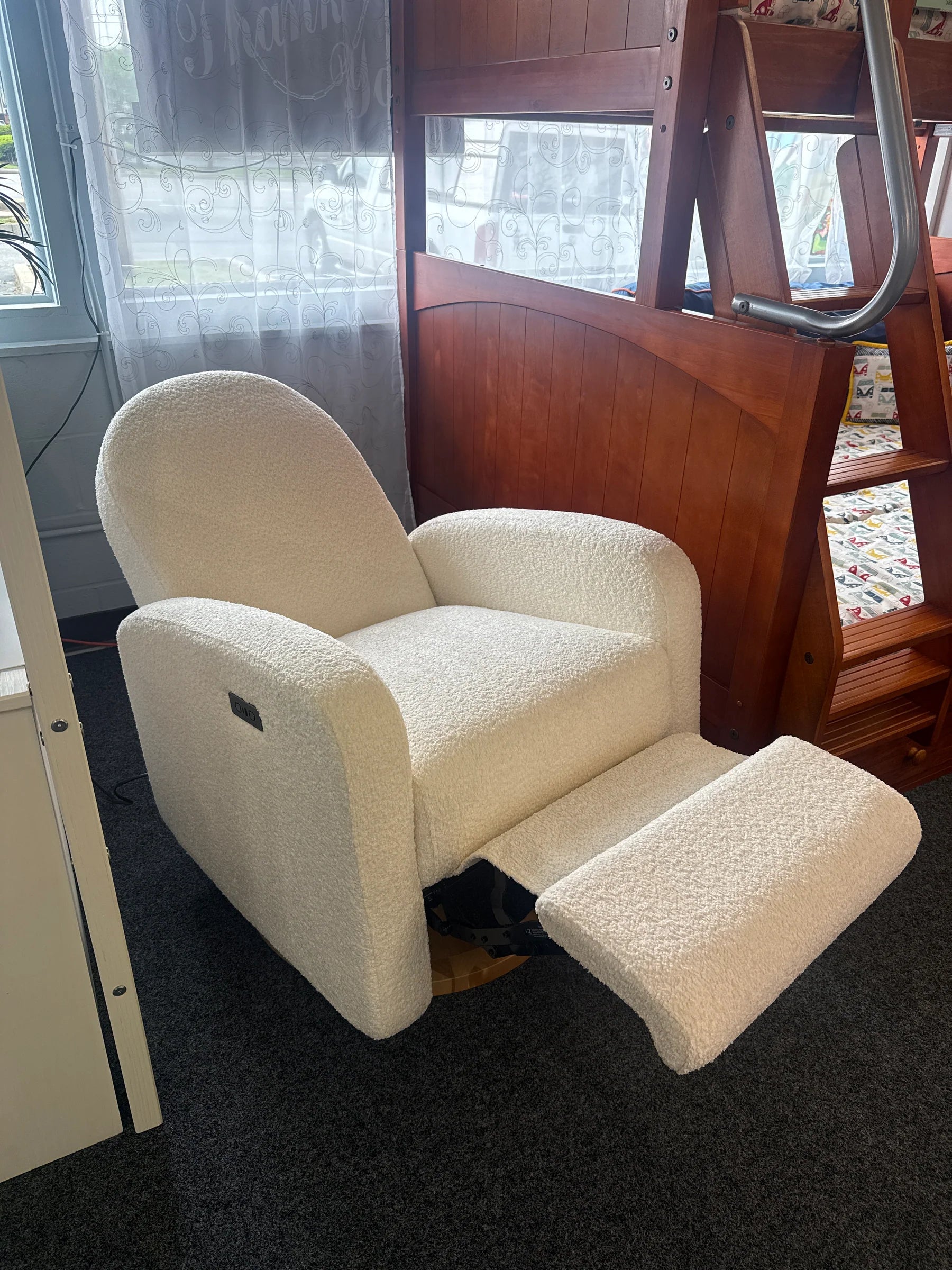 appleseed Bea Power Recliner- Strolleria