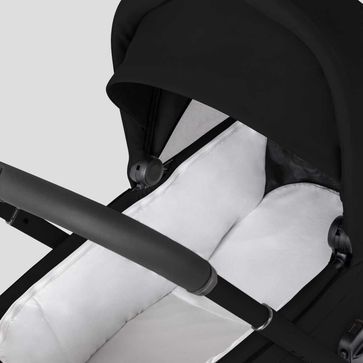 Silver Cross Breez Compact Bassinet- Strolleria