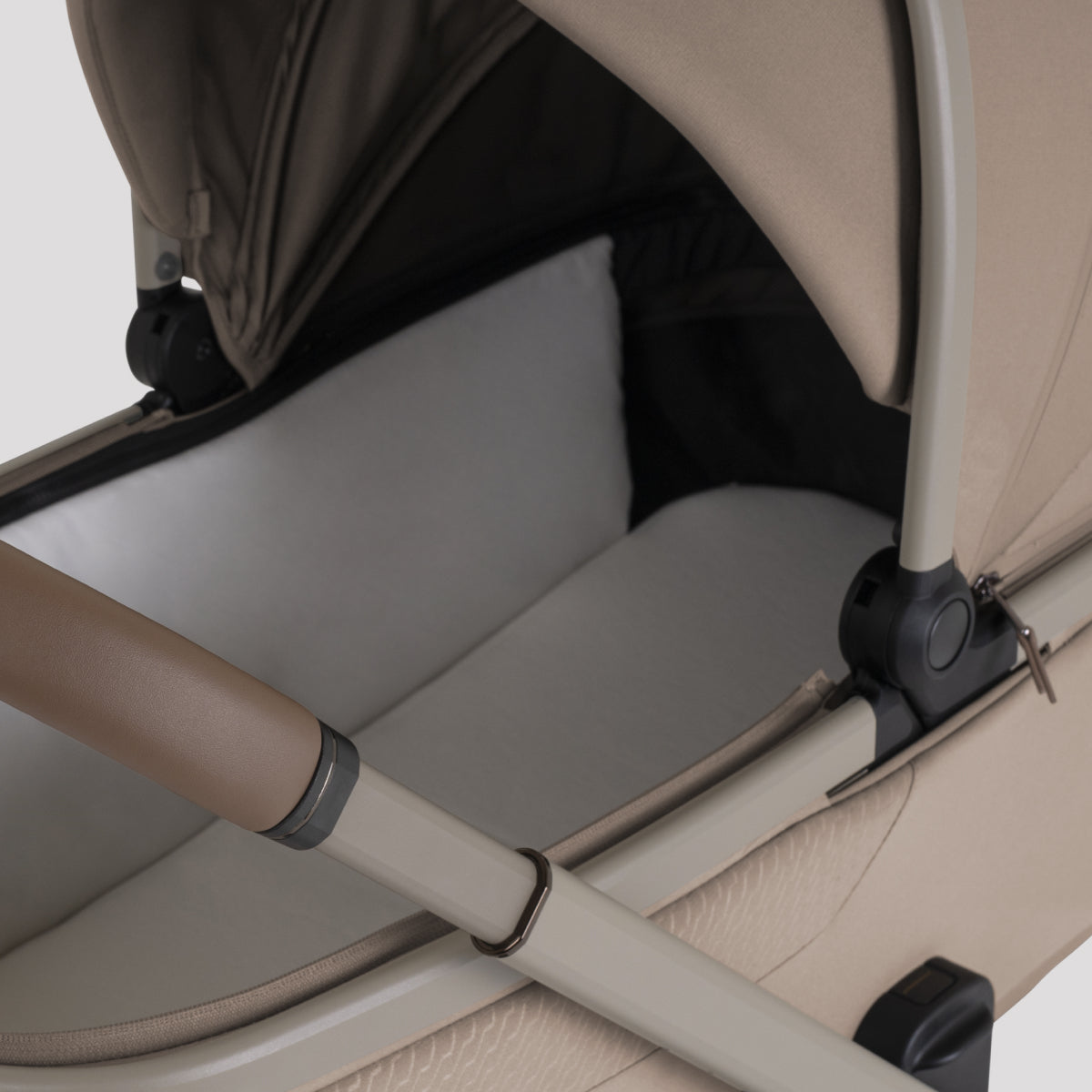 Silver Cross Cove 2 Compact Bassinet- Strolleria