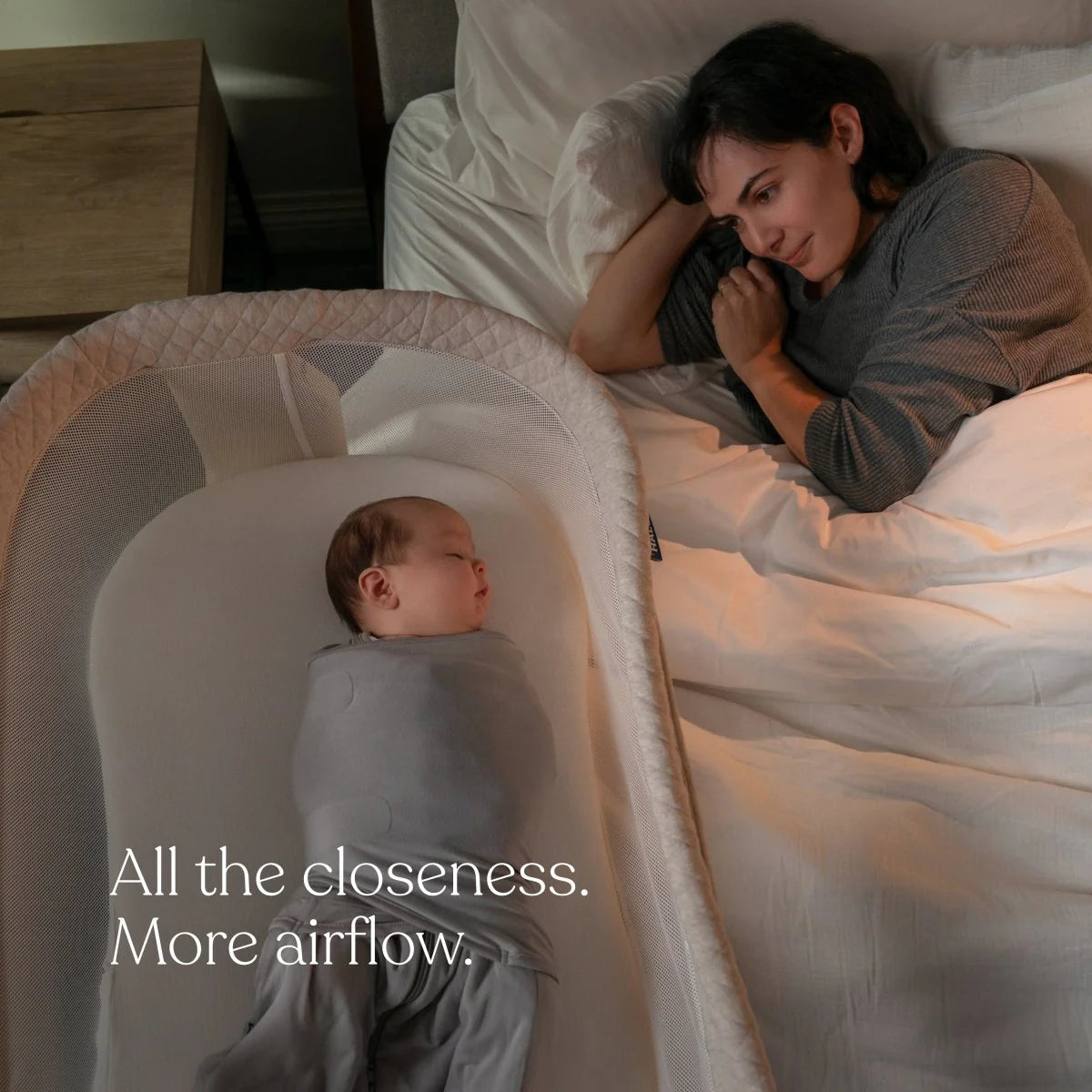 Halo BassiNest Swivel Sleeper 4.0 Air with Dreamweave Breathable Pad- Strolleria