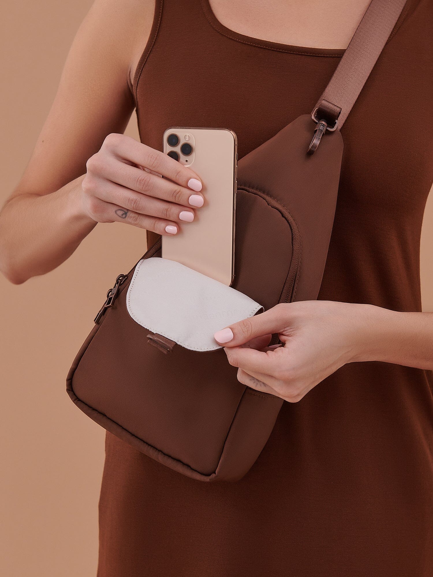 JuJuBe Crossbody Sling - Espresso- Strolleria