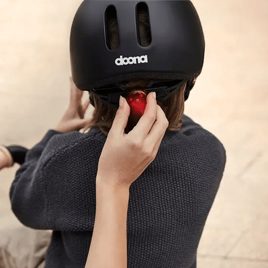Doona Liki Helmet - Black- Strolleria