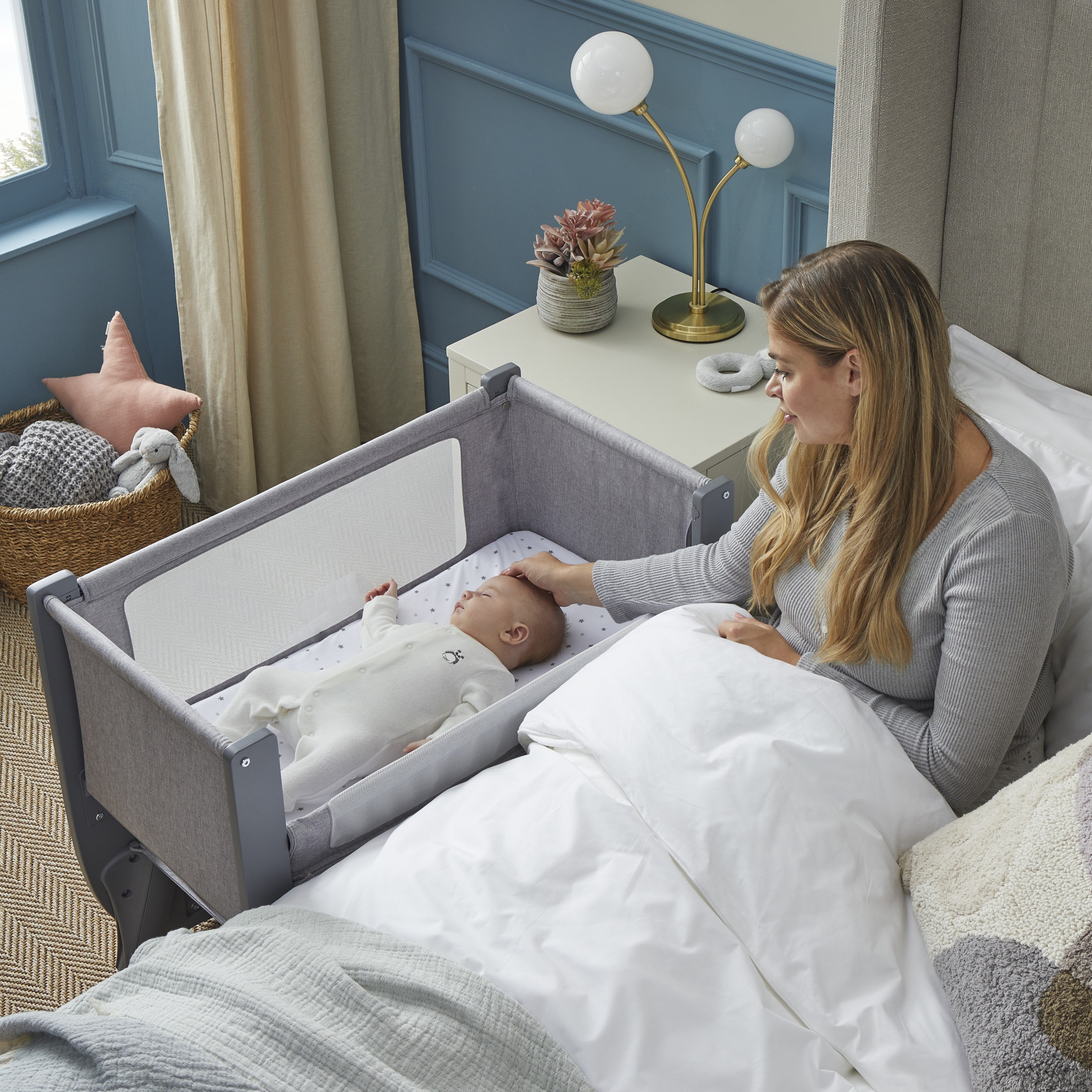 Shnuggle Air Lite Bedside Crib- Strolleria
