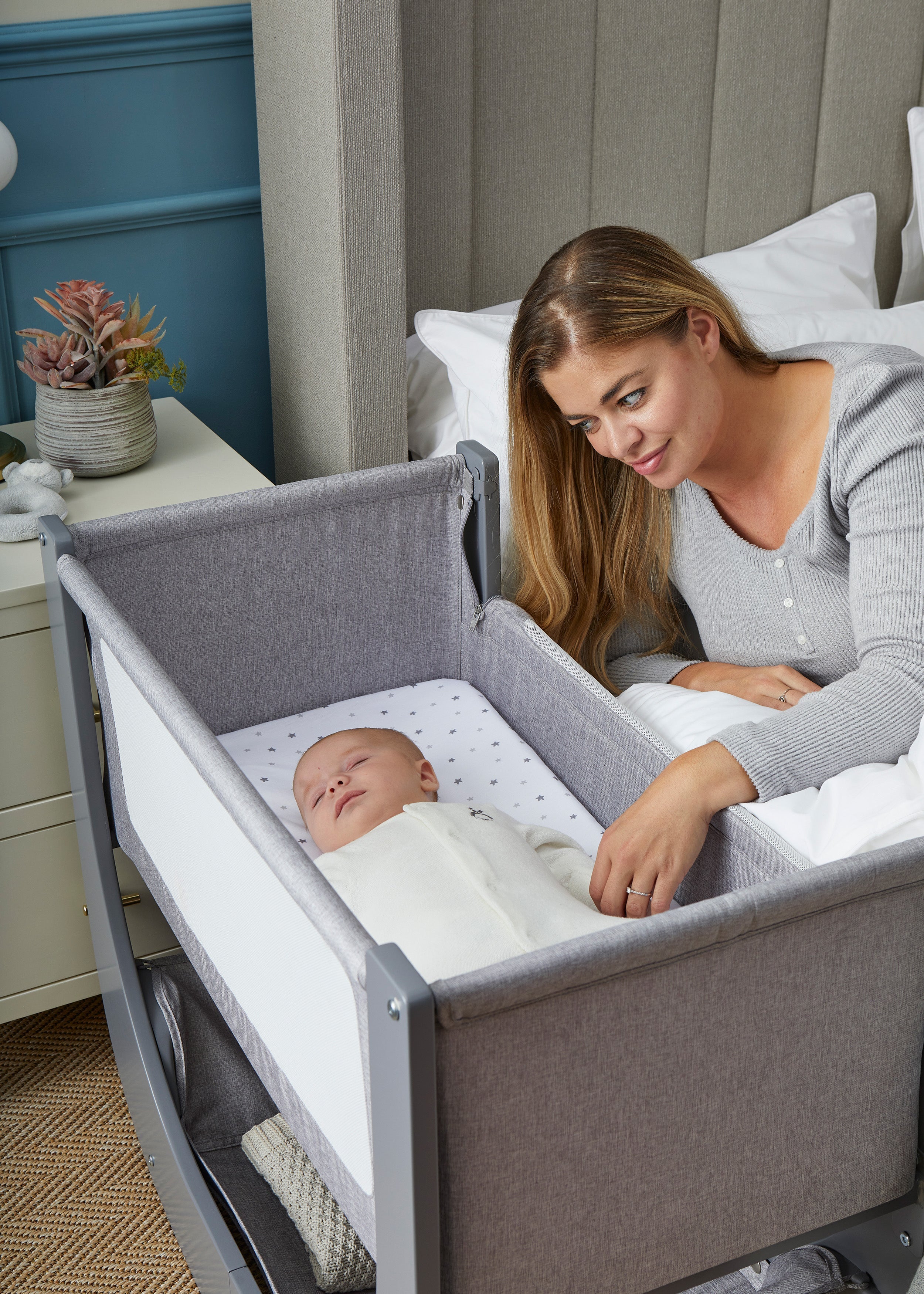 Shnuggle Air Lite Bedside Crib- Strolleria