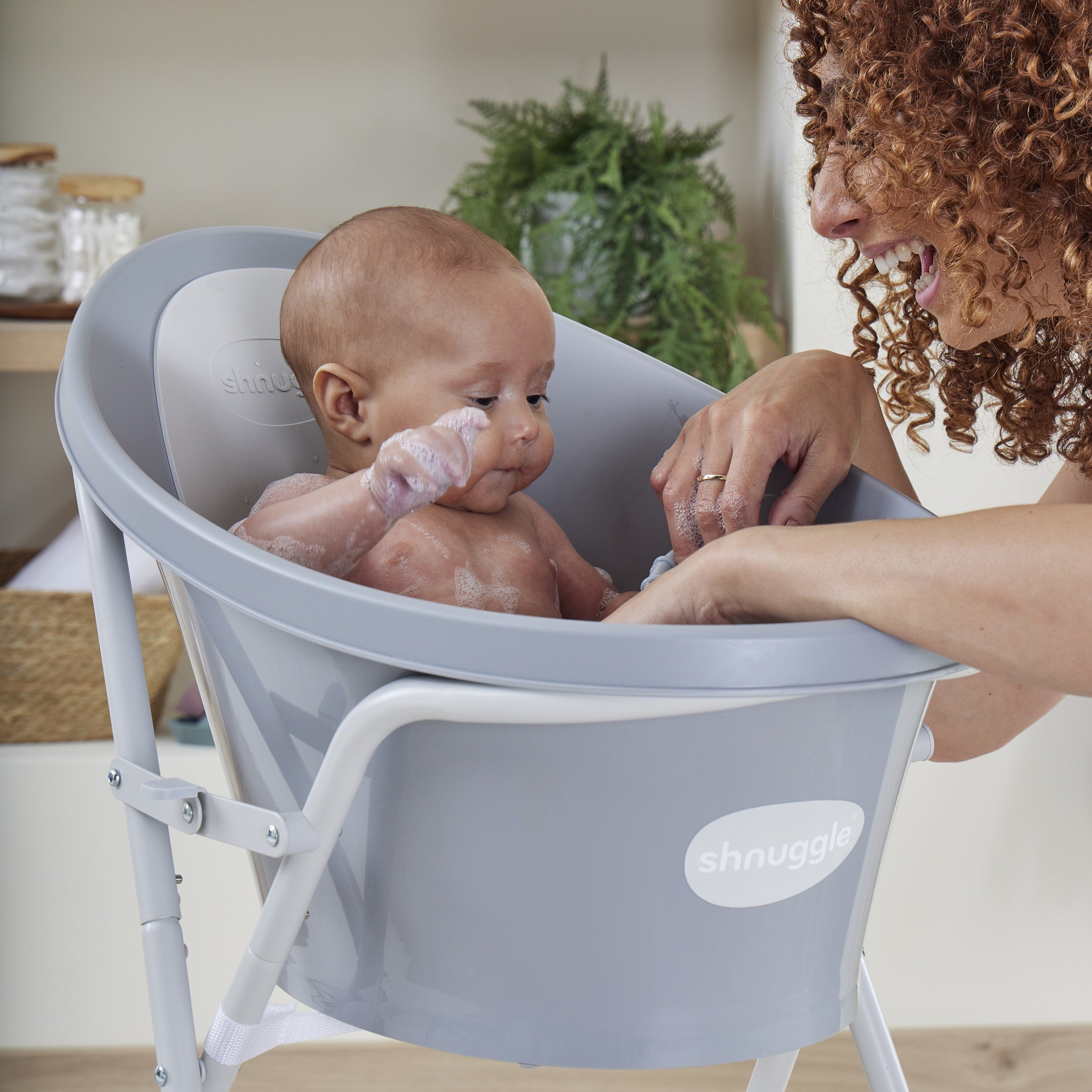 Shnuggle Newborn Bath & Accessories 5-Piece Bundle- Strolleria