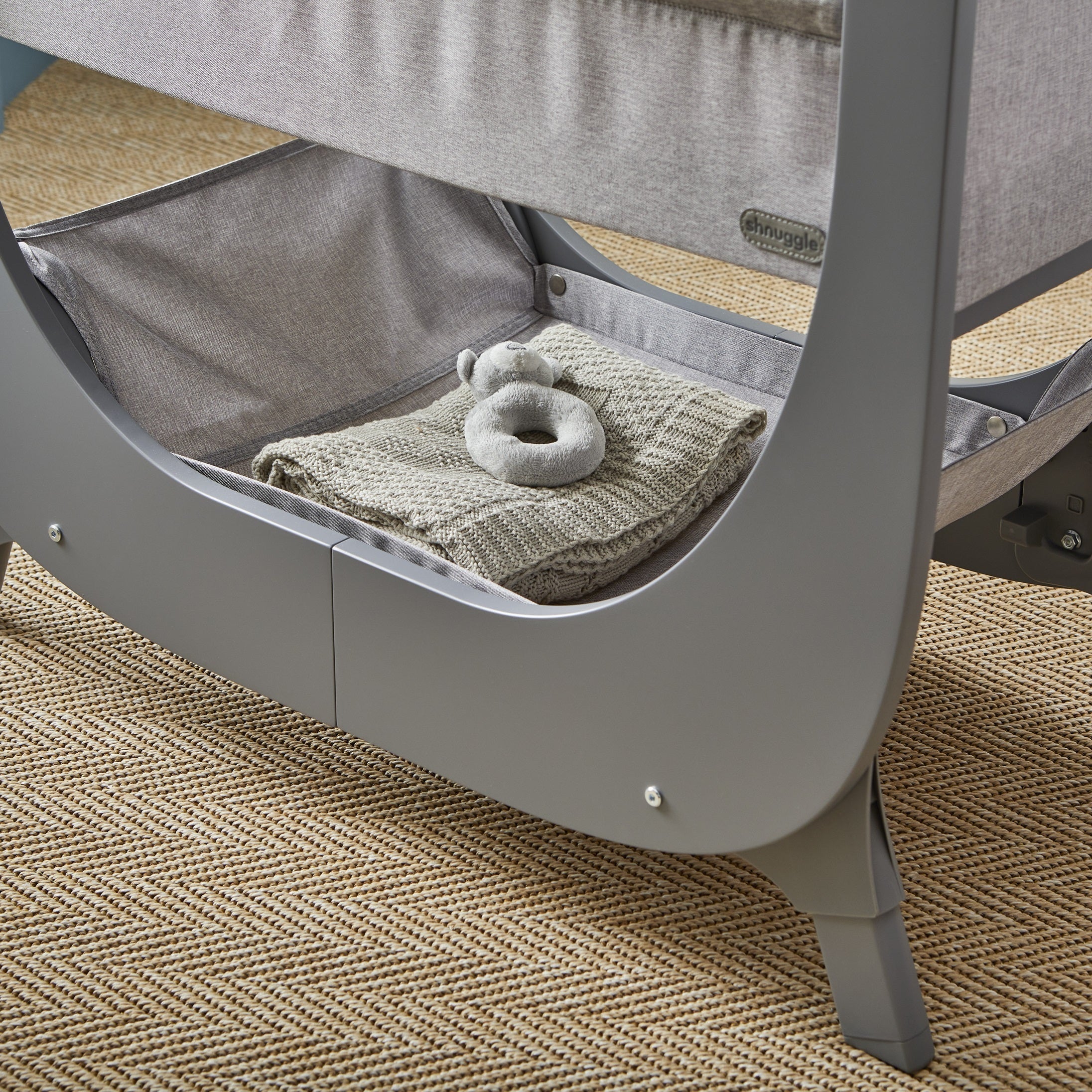 Shnuggle Air Lite Infant Crib- Strolleria