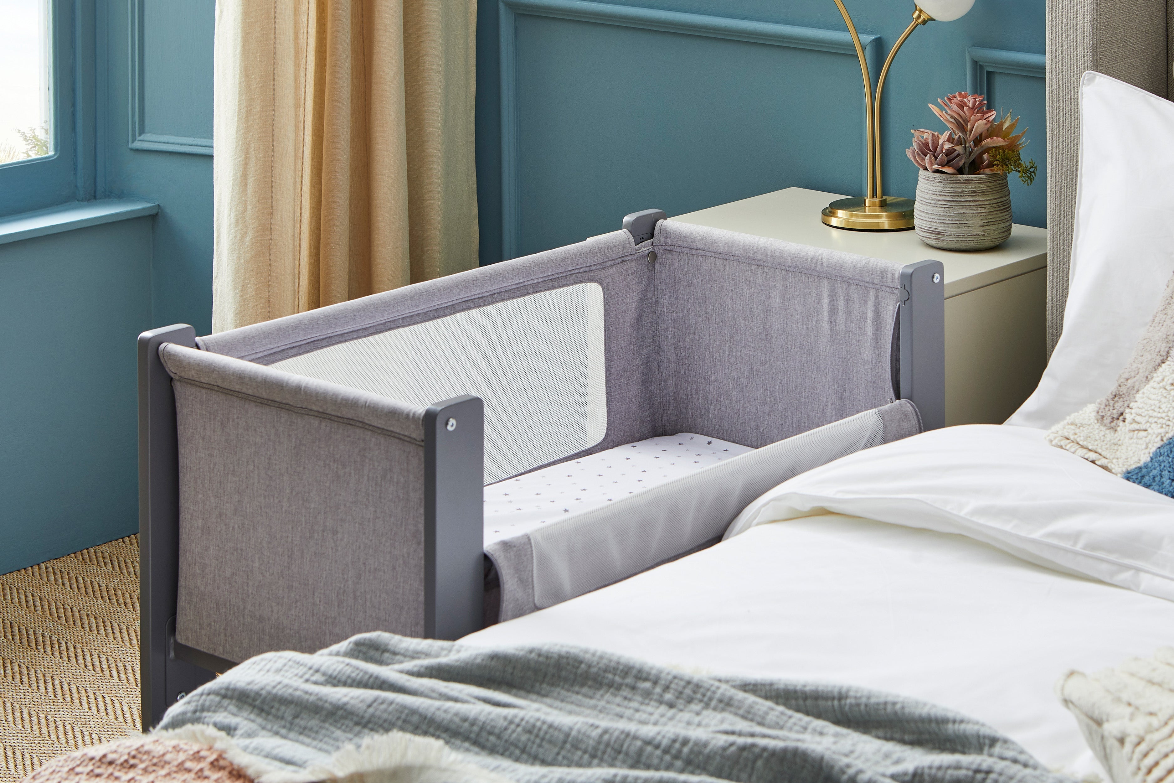 Shnuggle Air Lite Infant Crib- Strolleria
