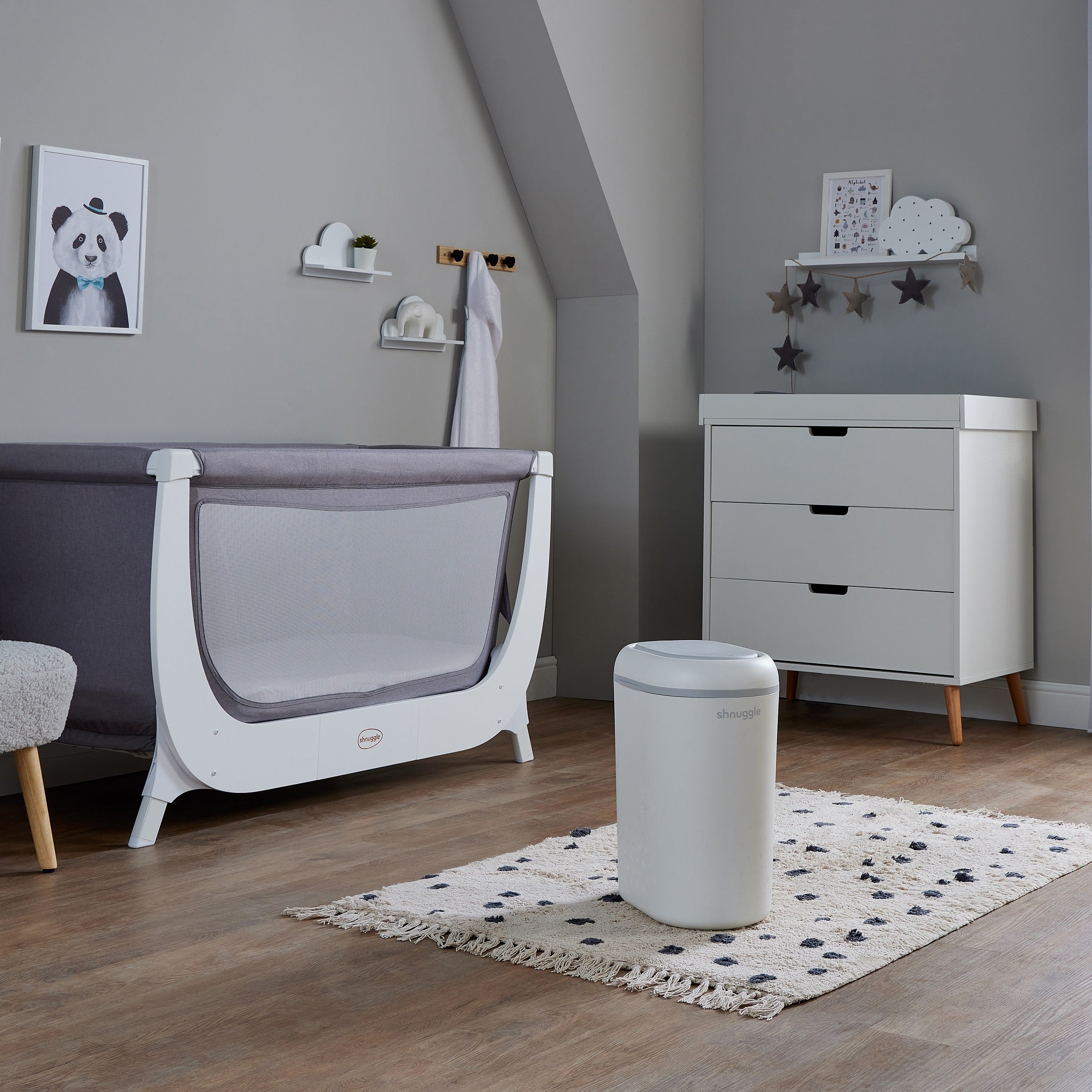 Shnuggle Nappy Bin in White/Grey- Strolleria