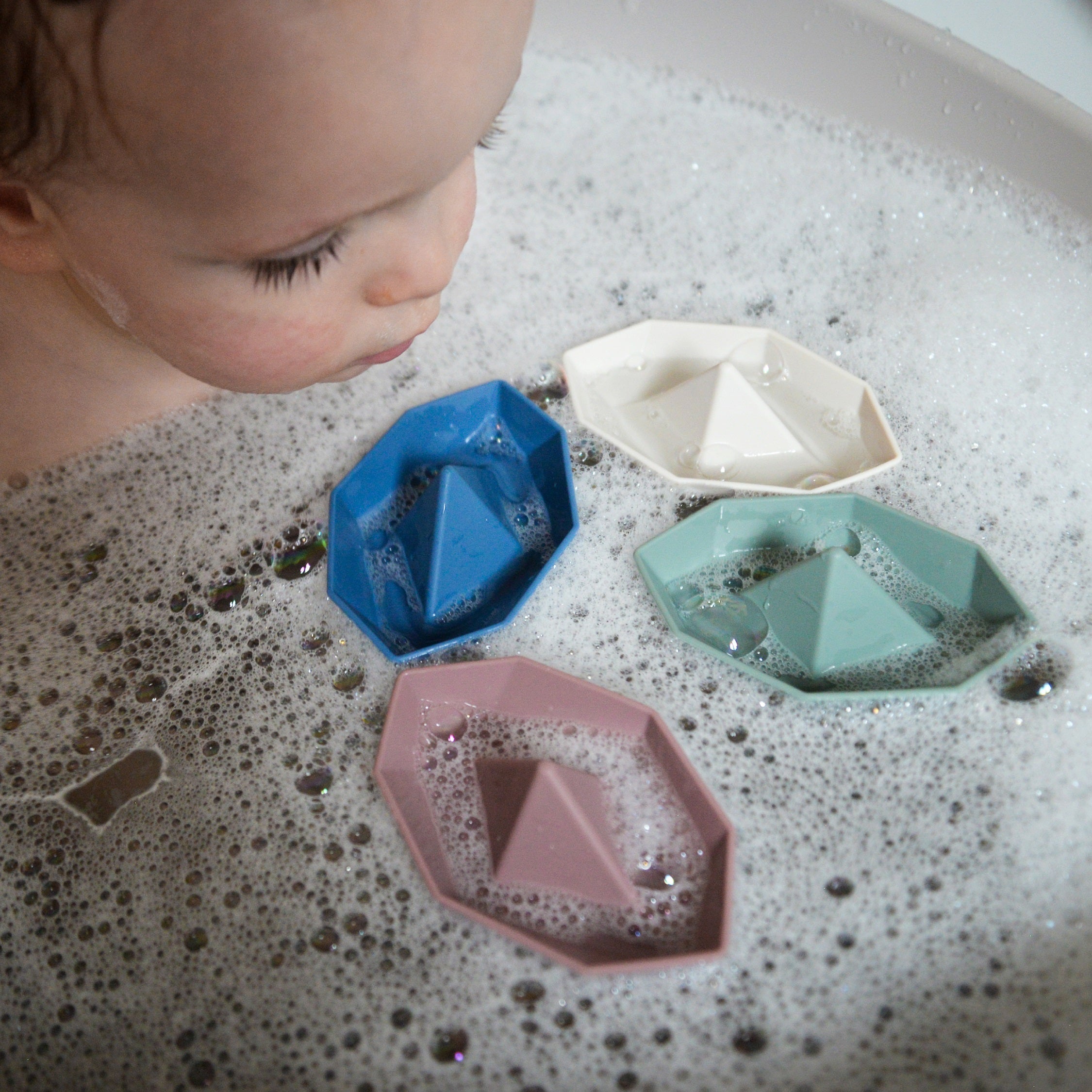 Shnuggle Stack and Sail Boats- Strolleria