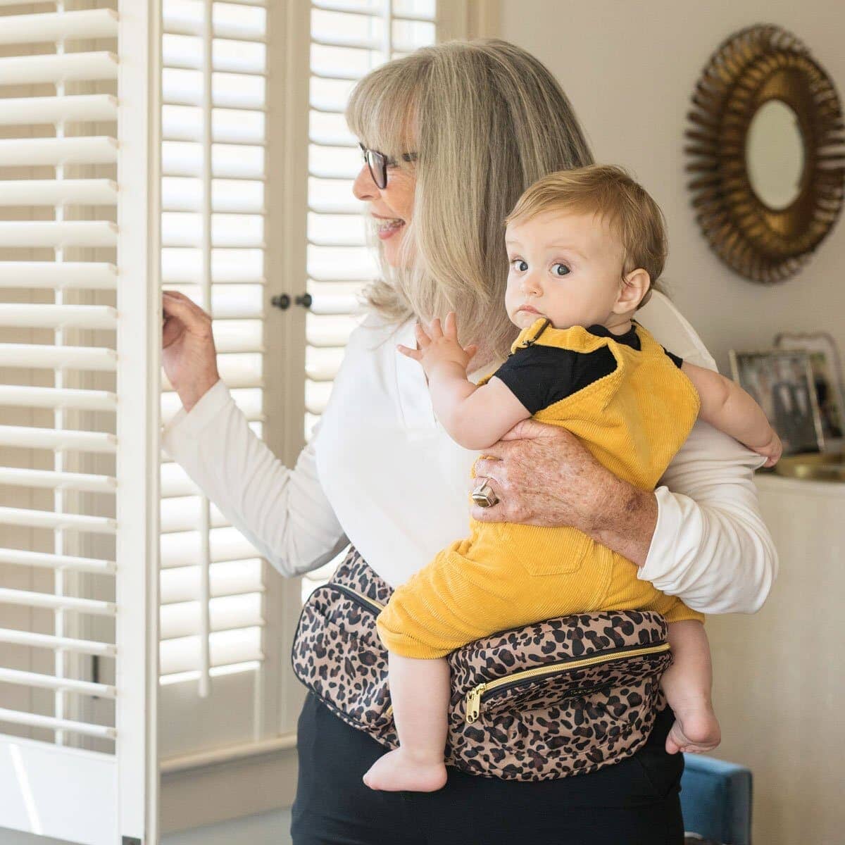 Tushbaby Hipseat Carrier- Strolleria