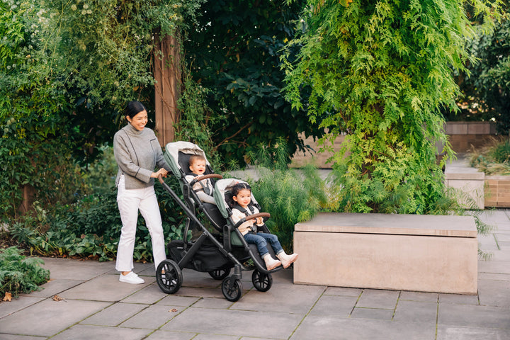 アッパベビー　VISTA 2人乗り　ステップ付き　　直接引き渡しも可 Amazon.com : UPPAbaby Travel System, Includes Vista V2