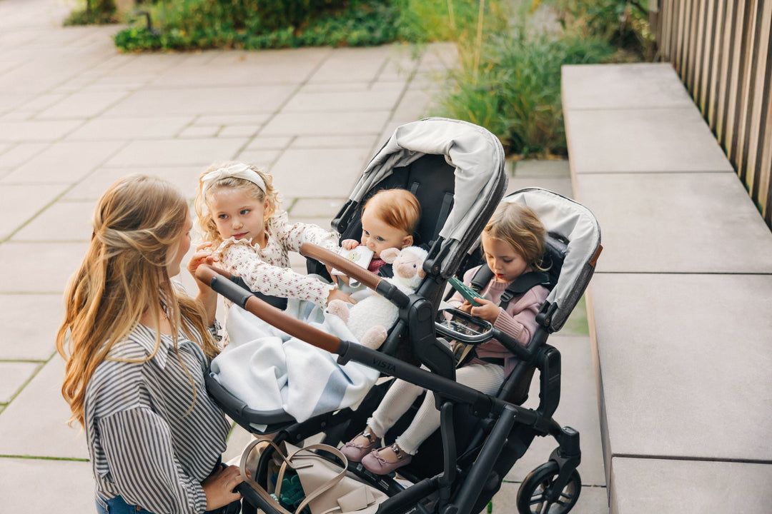 アッパベビー　VISTA 2人乗り　ステップ付き　　直接引き渡しも可 UPPAbaby Vista V2 Twin Stroller | Baby Carriage