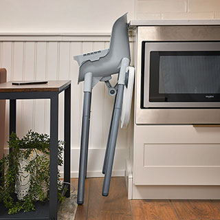 Chicco Zest 4-in-1 Folding High Chair- Strolleria