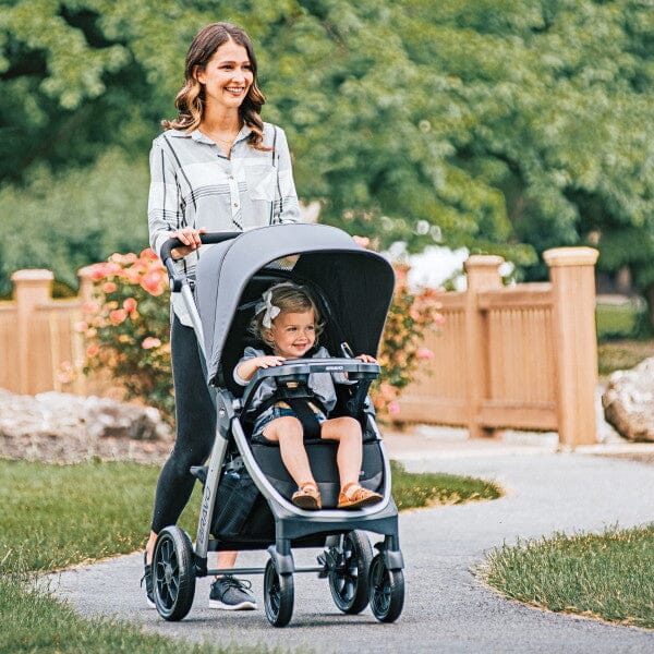 Chicco Bravo Quick-Fold Stroller - Black- Strolleria