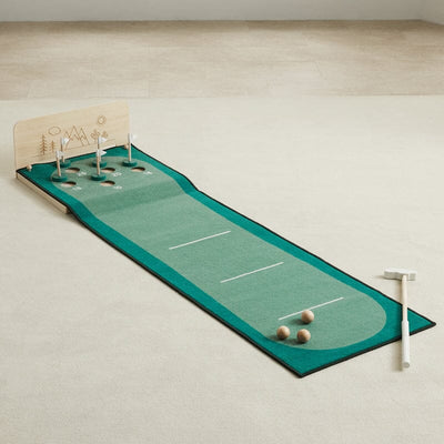 Wonder and Wise Keen Putting Green