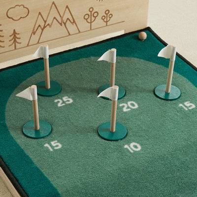 Wonder and Wise Keen Putting Green