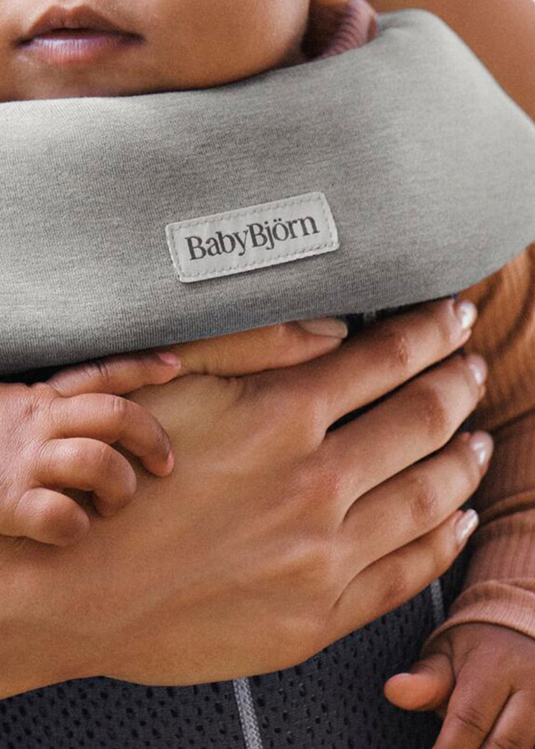 BabyBjorn Bib for Baby Carrier Mini & Free- Strolleria