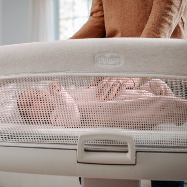 Chicco Close to You 3-in-1 Bedside Bassinet- Strolleria