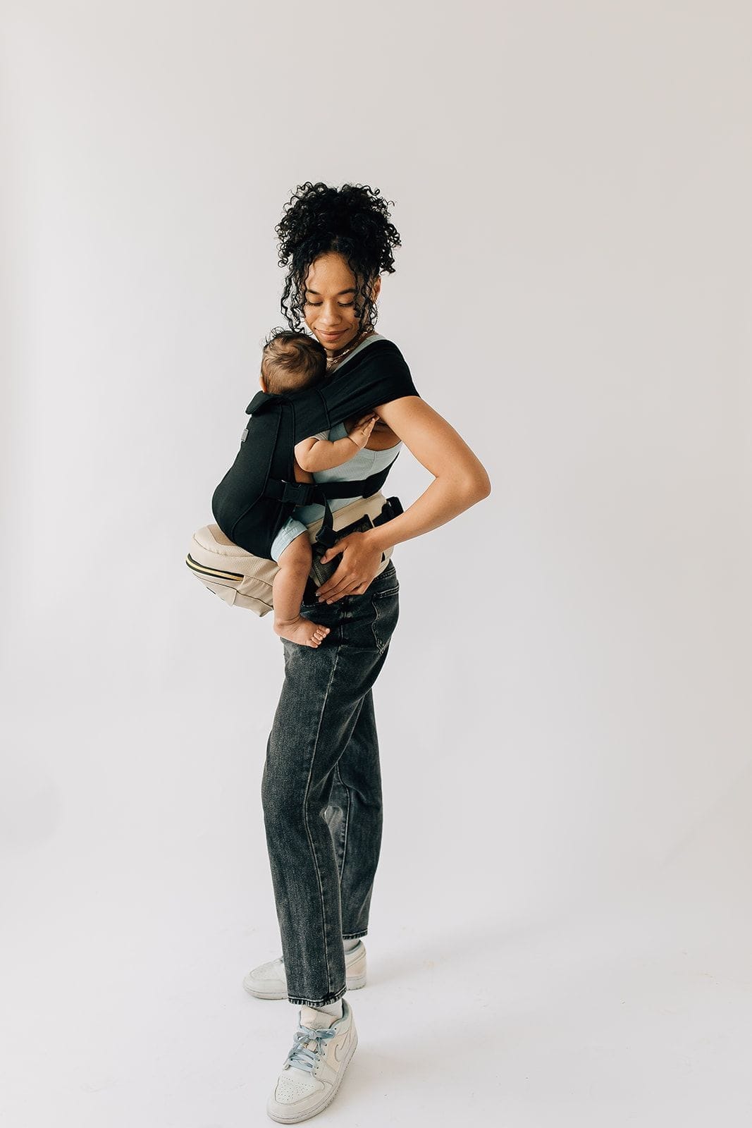 Tushbaby Hipseat Carrier- Strolleria