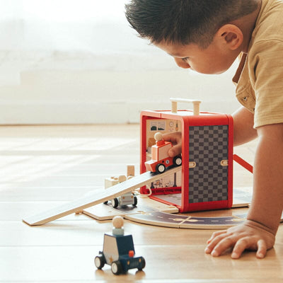 Wonder and Wise Take with Me Garage