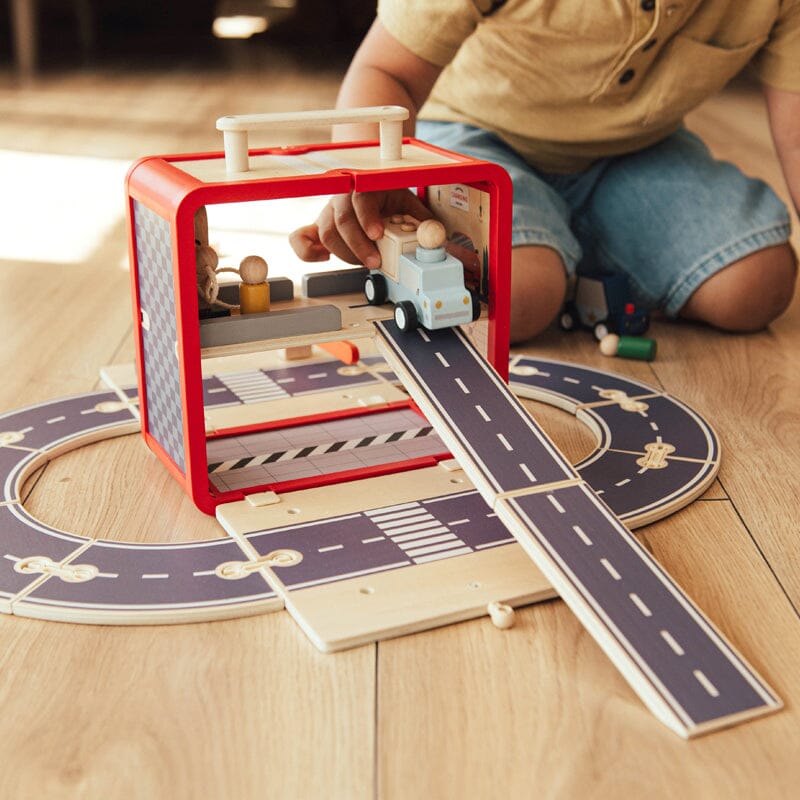 Wonder and Wise Take with Me Garage