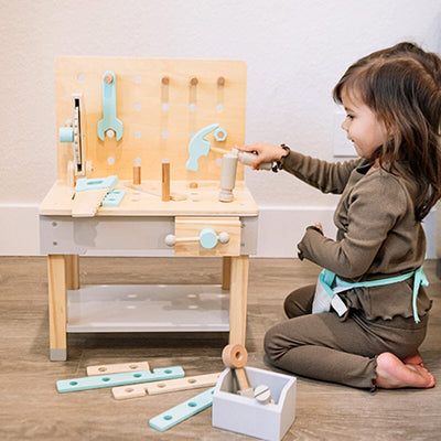 Wonder and Wise Little Builder Workbench