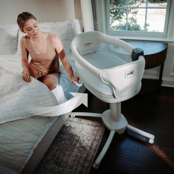 Chicco Close to You 3-in-1 Bedside Bassinet- Strolleria