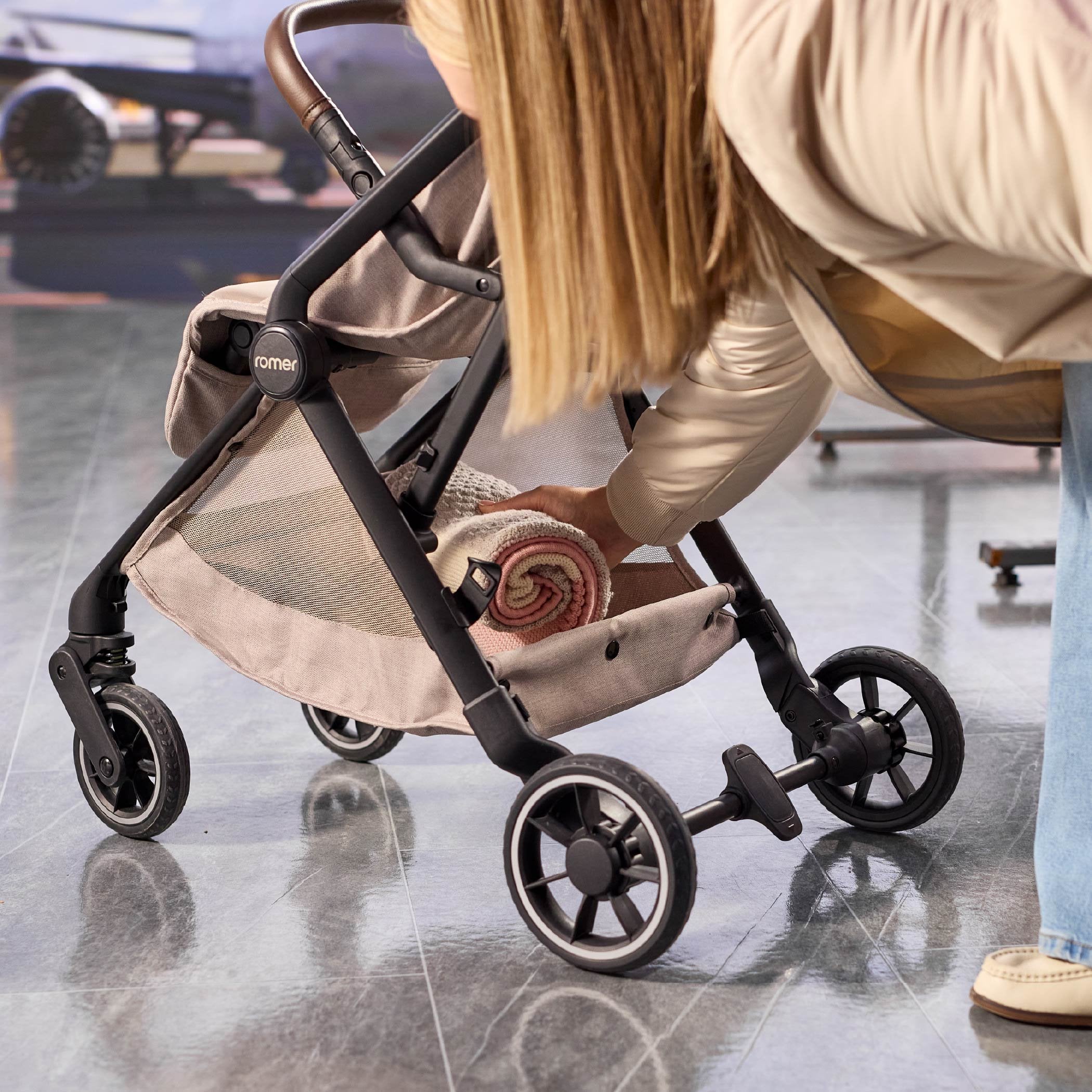 Romer Lani Lightweight and Ultra-Compact Travel Stroller- Strolleria