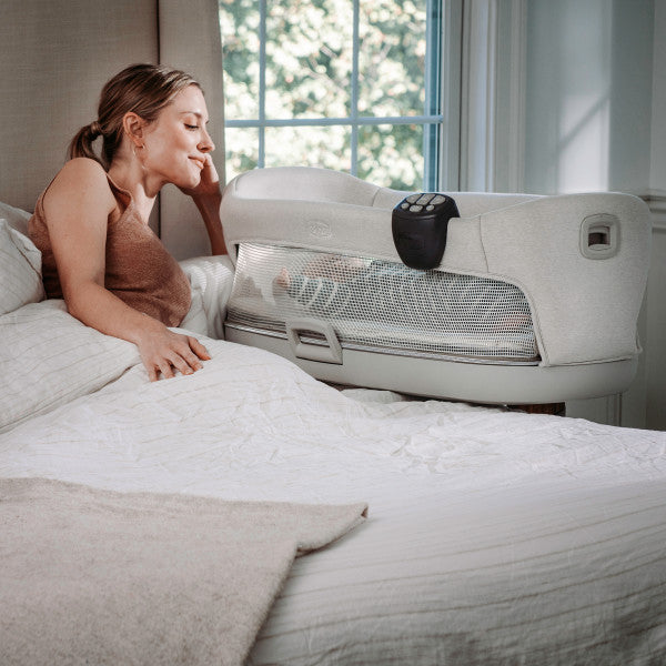 Chicco Close to You 3-in-1 Bedside Bassinet- Strolleria