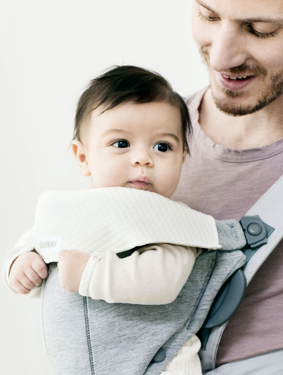 BabyBjörn Bib for Baby Carrier Mini and Free, 2-pack- Strolleria